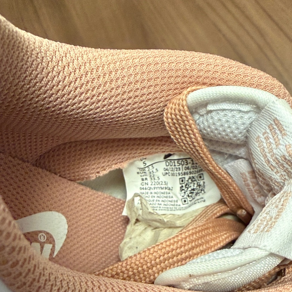 Nike Women's Peach and White Sneakers - Picture 5 of 5